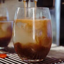 Heiße Tage im Office? Da darf’s auch mal etwas frischer werden. 🍊☀️
Kaffeespezialitäten, kreative Rezepte und frisches Wasser – mit uns als Partner bist Du für jede Pause und jedes Meeting bestens ausgestattet - egal ob Kaffee und oder Wasser.
#KaffeePartner #Welltec #OfficeDrinks